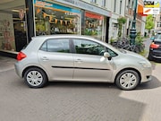 Toyota Auris - 1.4-16V Sol