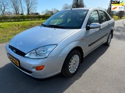 Ford Focus - 1.6-16V Ghia
