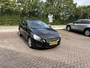 Volvo V60 - 1.6 T3 Momentum TREKHAAK LEER PDC NAVI