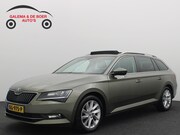 Skoda Superb - Combi 1.8 TSI Style Business AUTOMAAT / TREKHAAK / PANORAMAD
