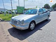 Mercedes-Benz E-klasse - 230 Avantgarde / Zeer nette auto / APK mei 2028