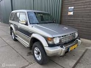 Mitsubishi Pajero - 3.0-24V V6 GLS 7 Pers. Aut American Dream