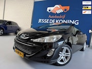Peugeot 308 - 1.6 THP Griffe / bj.2010/ kleur : zwart / navigatie / leder