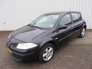 Renault Mégane - 2.0-16V Business Line ( NW. APK KEURING BIJ VERKOOP )