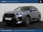 BMW X2 - sDrive20i M Sport Automaat / Trekhaak / Panoramadak / Comfor