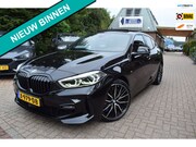 BMW 1-serie - 118i High Executive M-PAKKET/ AUTOM/PANO DAK/CARPLAY/CRUISE/