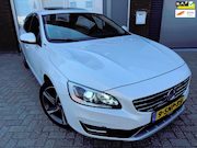Volvo V60 - 2.4 D6 AWD Plug-In Hybrid Summum / Pano / Leder / Memory / N