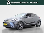 Toyota C-HR - 1.8 Hybrid Bi-Tone | Trekhaak | All-seasonbanden | Dodehoekd