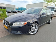 Volvo V70 - 2.0 T5 Momentum AUTOMAAT/CLIMA/CRUISE/LEDER