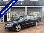 Volvo V70 - 2.4 T Geartronic Trekhaak, Clima Bj 2000 Leuk beginner auto 