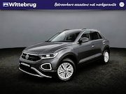Volkswagen T-Roc - 1.5 TSI 150pk DSG Life / Virtual Cockpit Pro / Navigatie / A