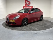 Alfa Romeo Giulietta - 1.4 T Sprint, Rosso Alfa, Kuipstoelen, 18 inch, Clima, Cruis