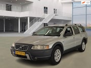 Volvo XC70 - 2.5 T Momentum AUTOMAAT AIRCO CRUISE LEDER PDC