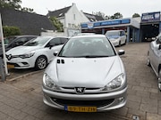 Peugeot 206 - 1.4-16V Air-line 3 Nette auto incl. airco en radio