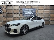 BMW 5-serie - 550e xDrive M Sport Pro Innovatie Pano HUD Carbon VCP 360 20