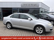 Volkswagen Jetta - 1.6 FSI Comfortline, climatronic, cruisecontrol, isofix, net