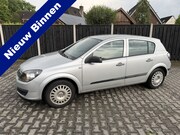 Opel Astra - 1.6 Business Airco, Trekhaak, Cv, Radio/cd Bj 2006 leuk begi