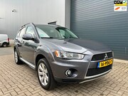 Mitsubishi Outlander - 2.0i Intro Edition AUT CLIMA NAVI PDC