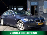 BMW 5-serie - 523i High Executive|Stoelvw|PDC|Cruise|NAVI|APK