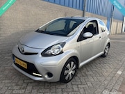 Toyota Aygo - 1.0 VVT-i Aspiration LED|NW Apk|Airco|ElekPakket|Nette Auto|