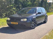 Volkswagen Golf - | " 157.000 " KM + Cruise control Nu € 5.950,