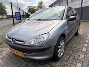 Peugeot 206 - 1.1 XR