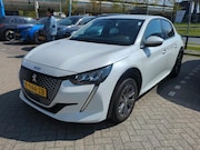 Peugeot e-208 - EV Allure 50 kWh | Navigatie | Achteruitrijcamera | Apple Ca