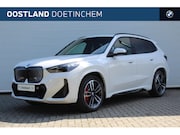 BMW iX1 - eDrive20 M Sport / Panoramadak / Trekhaak / Sportstoelen / H