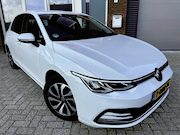 Volkswagen Golf - 1.0 eTSI Life Active / Navi / Virtual / PDC / DAB / Stoelver