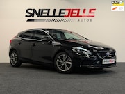 Volvo V40 - 2.0 T2 Momentum|PDC|AC|STOEL VERWARMING|CARBON WRAP|GOED OND
