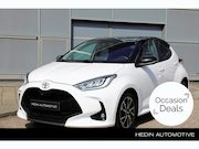 Toyota Yaris - 1.5 VVT-I 125PK First Edition Automaat | Bi Tone | Navigatie