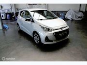 Hyundai i10 - 1.0i Comfort 5p./Navi/Tel/Pdc/Stuurverwarming/
