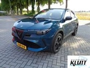 Alfa Romeo GT - Elettrica 54 kWh kleur Blue Navagli