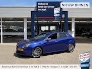 Alfa Romeo Giulietta - 1.4 Turbo MultiAir Business Super / Automaat / NL-Auto / Vol