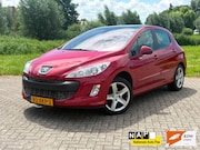 Peugeot 308 - 1.6 HDiF Signature / Leder / Pano