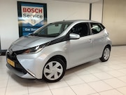 Toyota Aygo - 1.0 VVT-i x-play achteruitrijcamera, cruise control, airco
