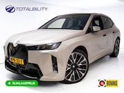 BMW iX - xDrive45 101 kWh M-Sport | Pano | Elec. Trekhaak | Luchtveri