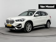 BMW X1 - sDrive20i Business Edition Plus 178PK | Automaat | Schuif-/K