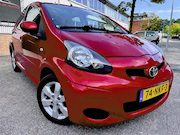 Toyota Aygo - 1.0-12V Aspiration Red AIRCO CV AUTOMAAT!