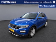 Volkswagen T-Roc - 1.0 TSI Style / Navigatie / App connect / Camera / Parkeerse