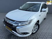 Mitsubishi Outlander - 2.4 PHEV Pure*1eEigenaar*Camera*StoelVerwarm*Velgen*Climat-A