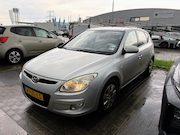 Hyundai i30 - € 1750, - 1.6i Dynamic Aircondition EXPORT/HANDEL