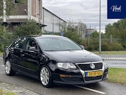 Volkswagen Passat - 1.6 Businessline | Navigatie | Riem VV | Trekhaak | LMV
