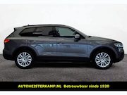 Volkswagen Touareg - 3.0 TDI Grijs Kenteken ACC Luchtvering Comfortstoelen Trekha