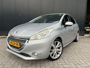 Peugeot 208 - 1.6 VTi Allure '13 Navi/Lmv/5Drs/Lichte zijschade