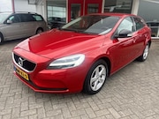 Volvo V40 - 2.0 T2 Momentum 122 PK 2018 12.911 km LED Koplamen Navigatie