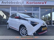 Toyota Aygo - 1.0 VVT-i x-joy automaat/carplay met camera/navi/auto airco/