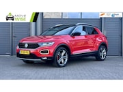 Volkswagen T-Roc - 1.5 TSI 4 Cil 150pk Sport Business R | Automaat | Trekhaak |
