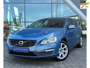Volvo V60 - 1.6 T3 Momentum 150pk Trekhaak / Navigatie / Cruise Control