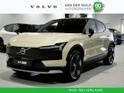 Volvo EX30 Cross Country - P5 Long Range Plus Europa 272Pk/69kWh | Getint Glas | Harman